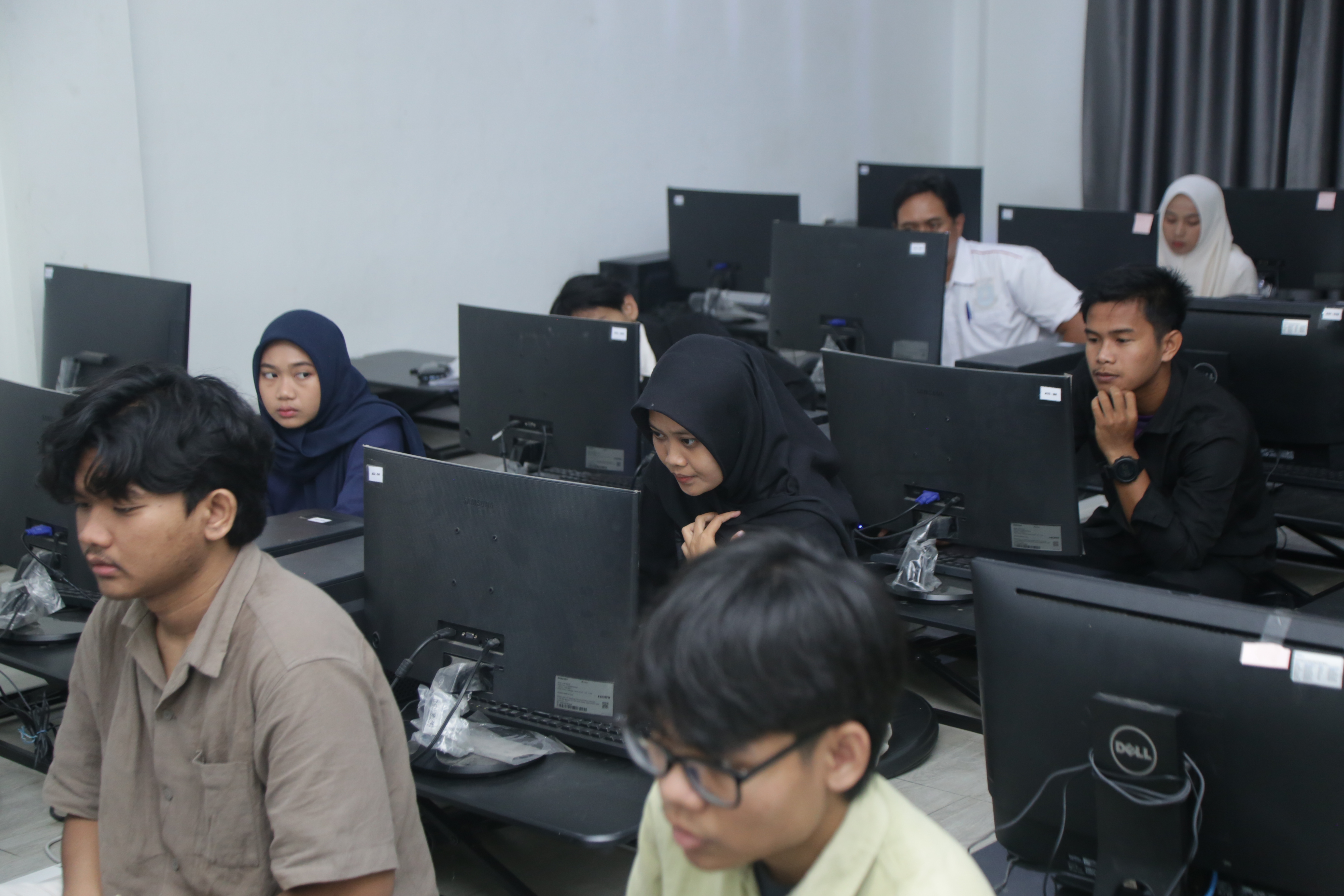 Kelas & Praktikum